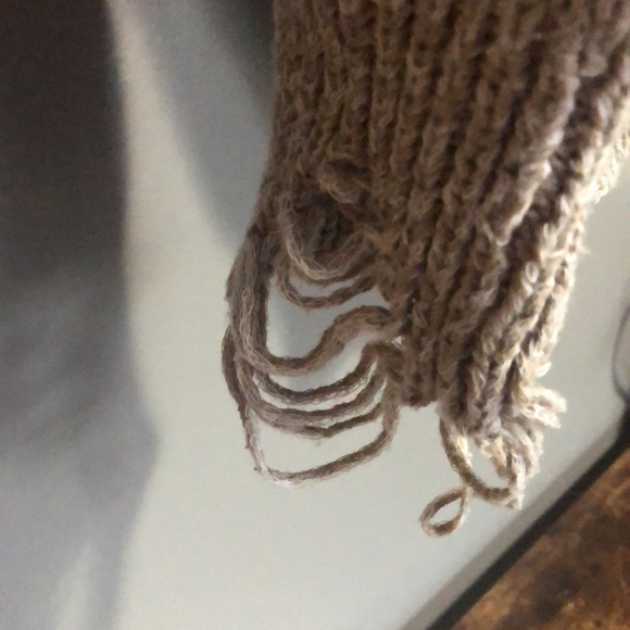 Revolve Wildfox distressed v neck knit sweater - Picture 4 of 12